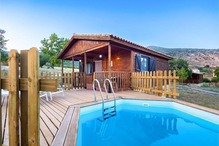 Casa rural con piscina para 5 personas, con Balcón y Terraza además de Jardín y Piscina en Moratalla