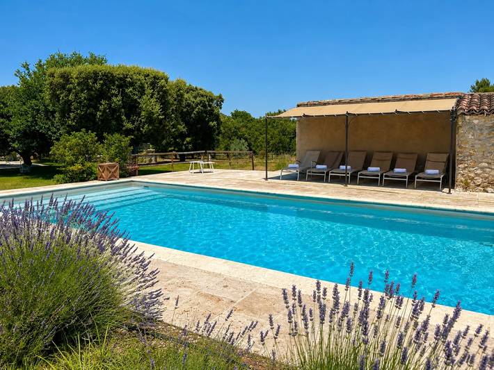 Location de vacances pour 11 personnes, avec piscine et jardin à Eygalières - 2