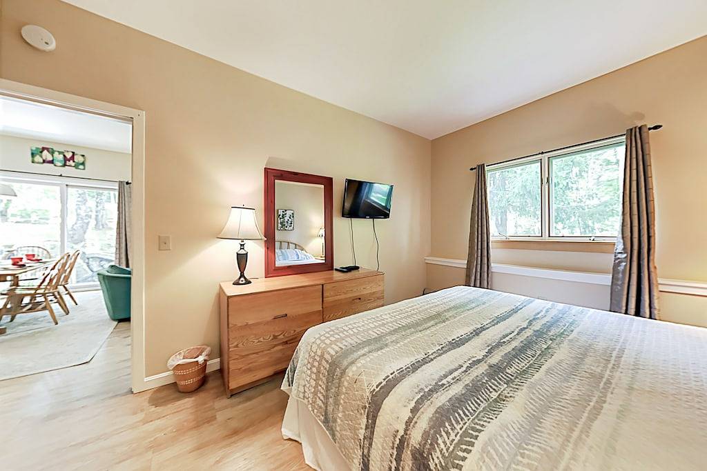 Ganze Wohnung, Dog-friendly resort home with pool, hot tub, sauna - near Killington Ski Area in Killington, Rutland County