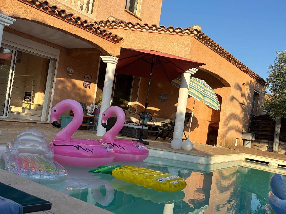 Villa Flamingo Gayfriendly b&b Men only in Marseillan, Côte méditerranéenne (France)