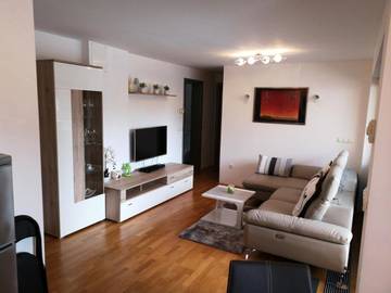 Gîte pour 4 personnes, avec sauna ainsi que jardin et vue dans Mojstrana