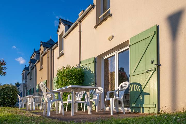 Ferienwohnung für 8 Personen, mit Balkon und Terrasse sowie Pool und Sauna in Saint-Malo