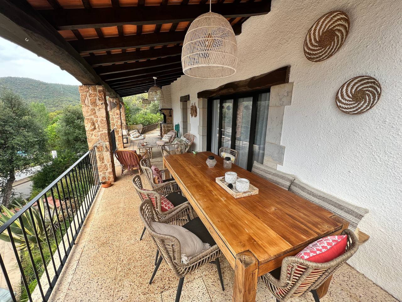 Villa 'Torre Cal Sada' con vistas a la montaña, Wi-Fi y aire acondicionado in Vall-llobrega, Costa Brava