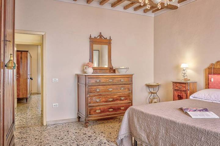 Casa Bacco - private house with a remarkable garden in the centre of Cortona in Cortona, Arezzo Provinz