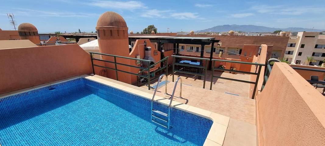 Location de vacances pour 4 personnes, avec piscine ainsi que terrasse et vue, animaux acceptés à Vera