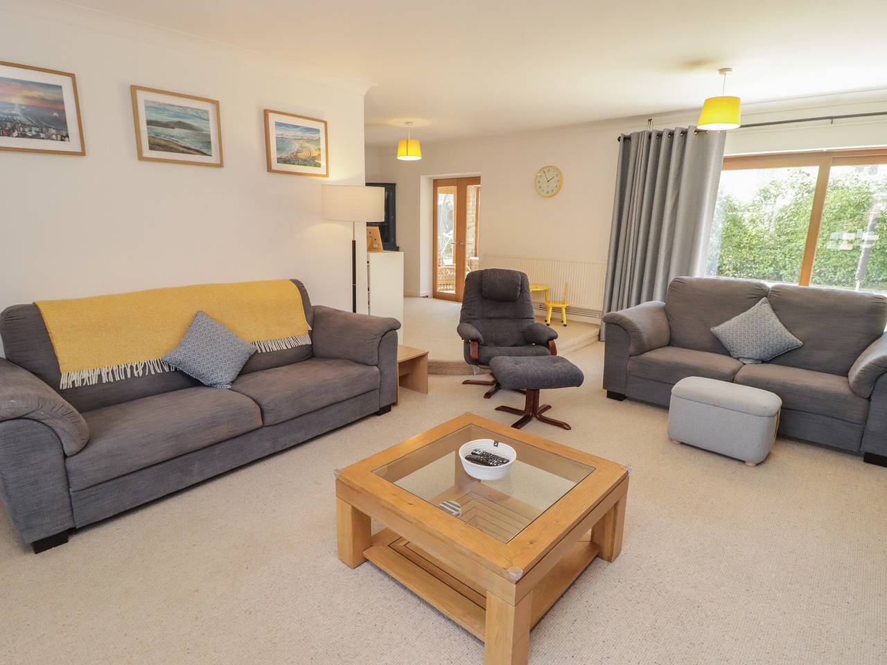 Ty Traeth in Porthcawl, Bridgend region