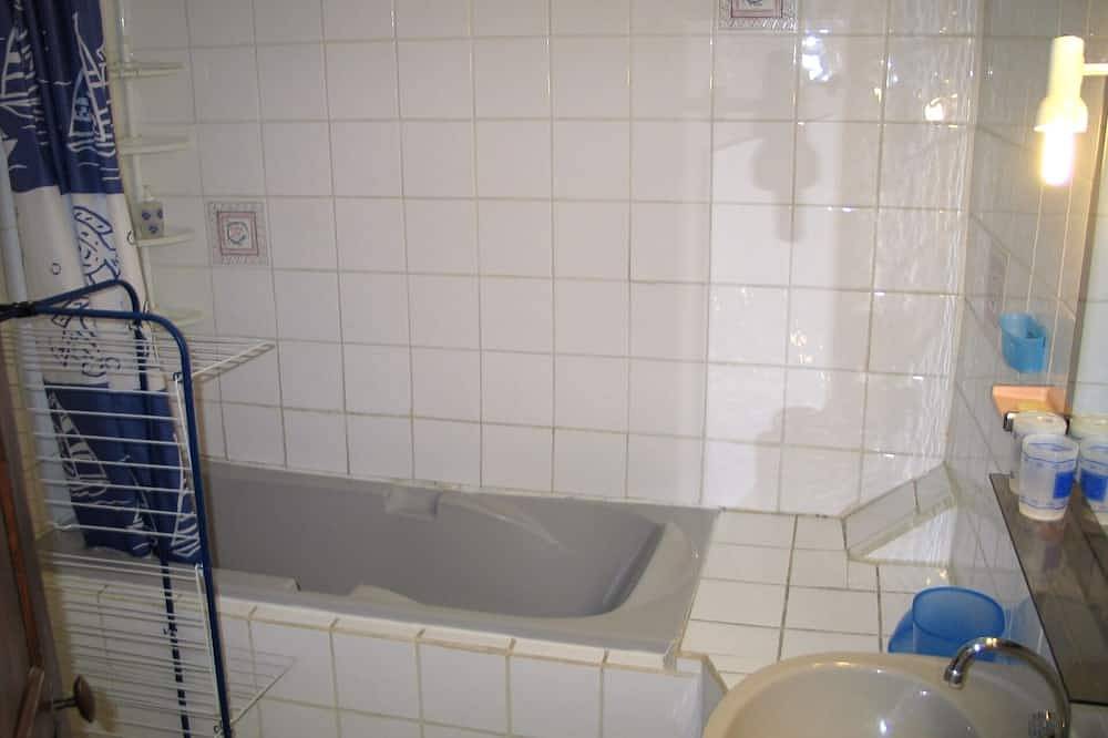 Appartement entier, Bastide de la Peyrolière, Gite 2 pièces in Apt, Parc naturel régional du Luberon
