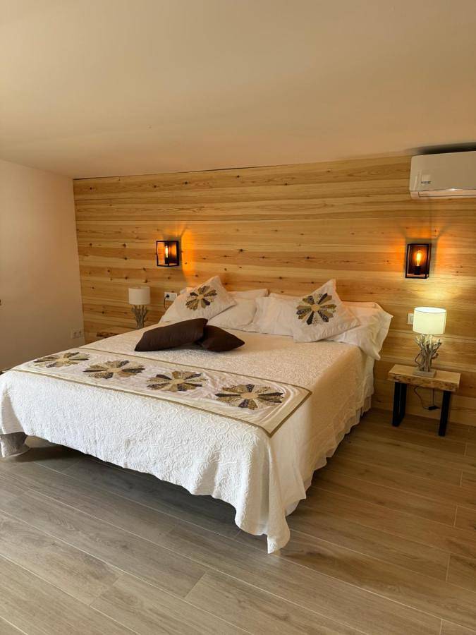 Casa rural para 3 personas, con jardín además de terraza y jacuzzi, Se admiten mascotas en Massis dels Ports - 4