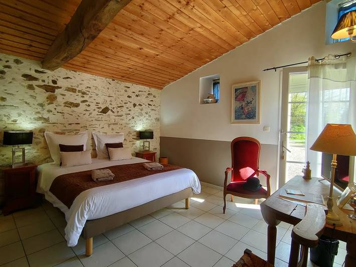 Location de vacances pour 2 personnes, avec jardin et piscine dans Fontenay-le-Comte - 3