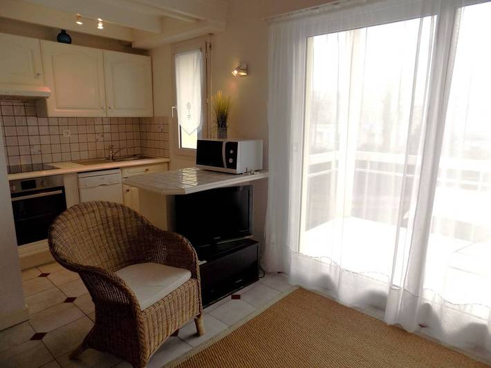 Gîte pour 5 personnes, avec piscine et balcon dans Plage du Bureau - 4