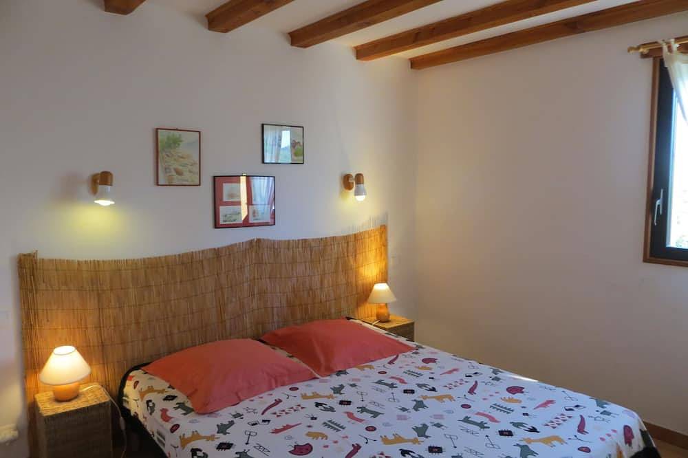 Großes Ferienhaus mit privatem Pool, das das ganze Jahr über Platz für bis zu 13 Personen bietet in Rocles, Parc naturel régional des Monts d'Ardèche
