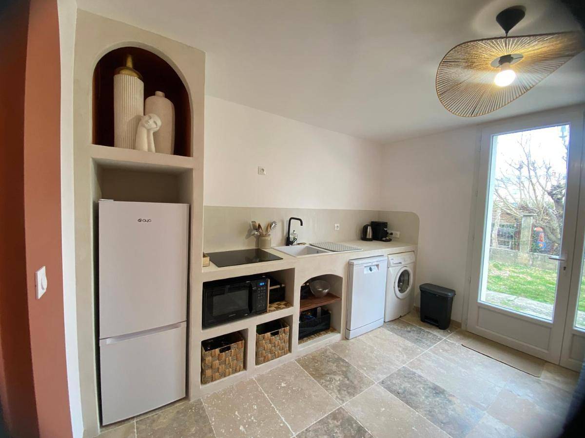 Appartement entier, One-Bedroom Apartment in Allègre-les-Fumades, Région d'Alès