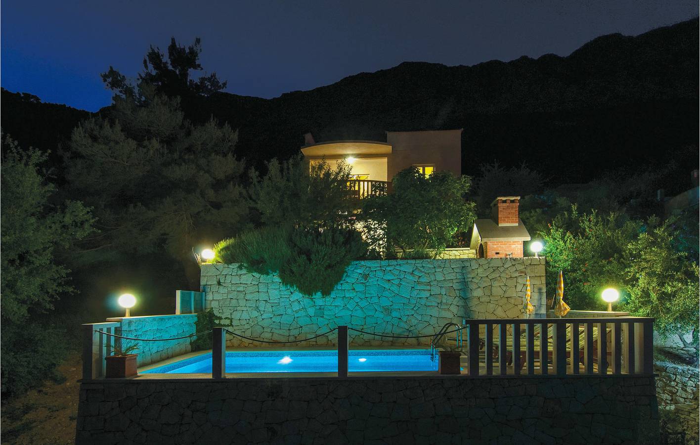 Ferienhaus für 8 Personen mit Terrasse in Lokva Rogoznica, Split-Dalmatien