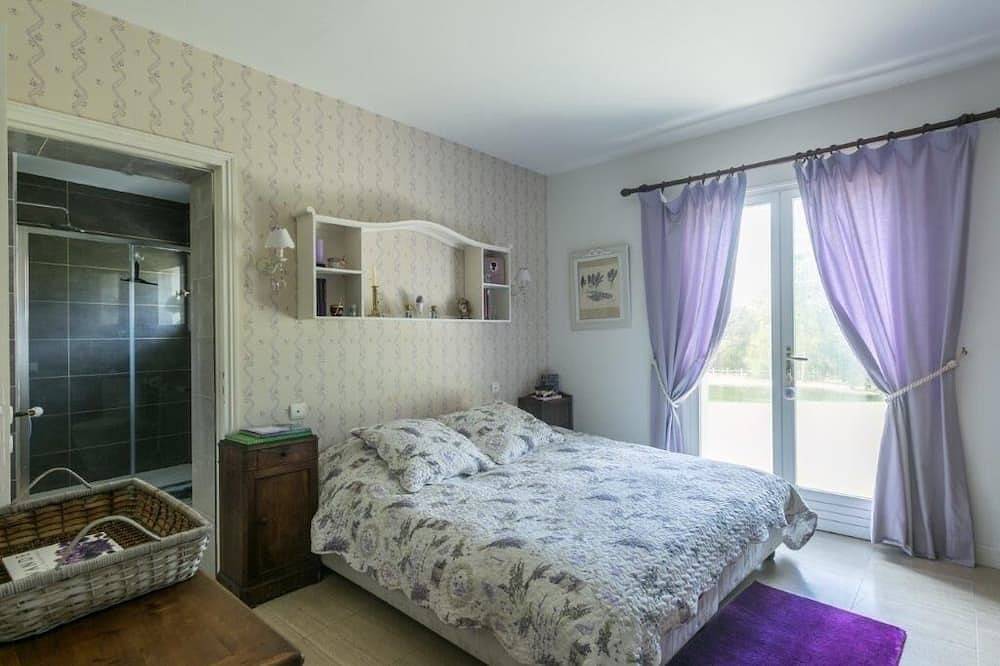 Casa de familia 14 pers. En un dominio privado de 10 hectáreas, a 1 hora de París. in Ermenonville, Río Oise