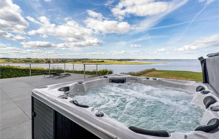 Ferienhaus für 10 Personen mit Terrasse in Hjarbæk, Limfjord in Westjütland