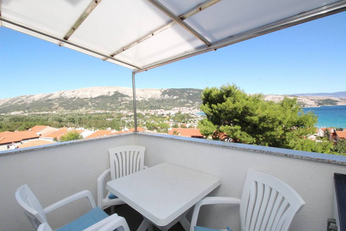 Appartement entier, Appartement de vacances pour 4 personnes avec balcon in Baška, Krk