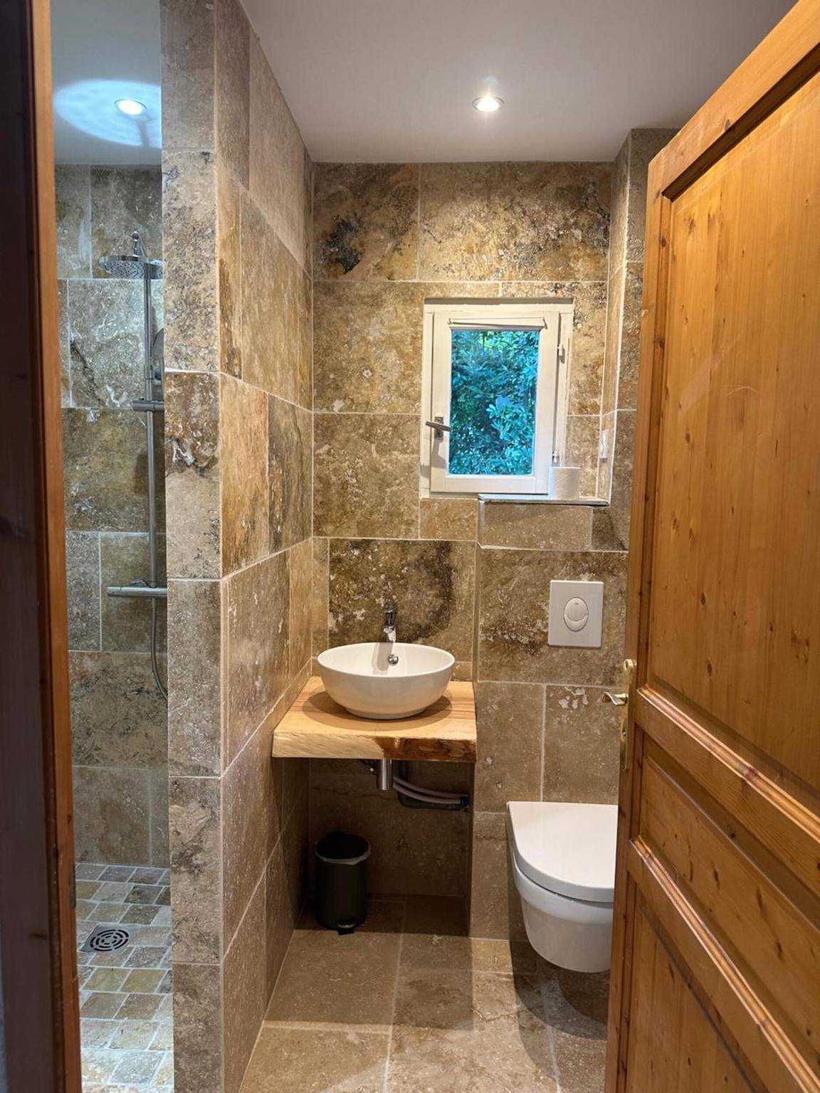 Gîte Mas Pepette para 24 personas con piscina, jacuzzi y acceso al río in Vers-Pont-du-Gard, Region de Nimes