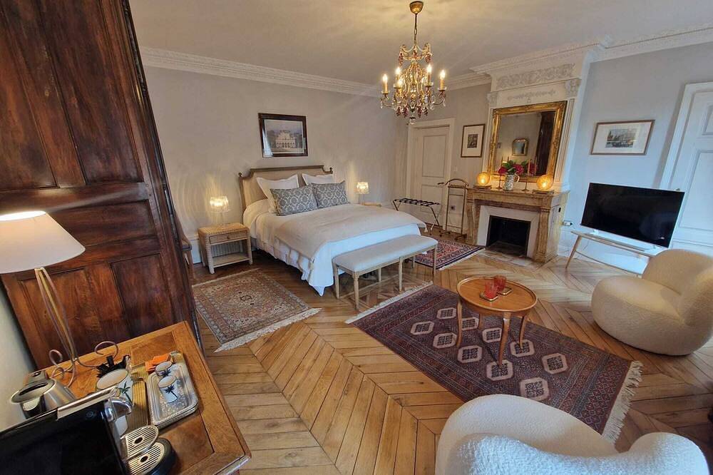 Domaine Des Franchises Bed and Breakfast - Beaujolais Pierres dorées in Denicé, Villefranche-sur-Saône region