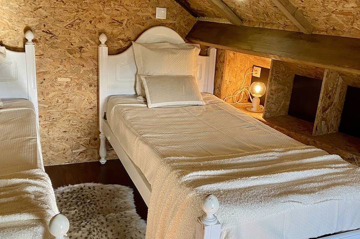 Gîte pour 2 personnes, avec jardin et piscine dans Marinhas - 3