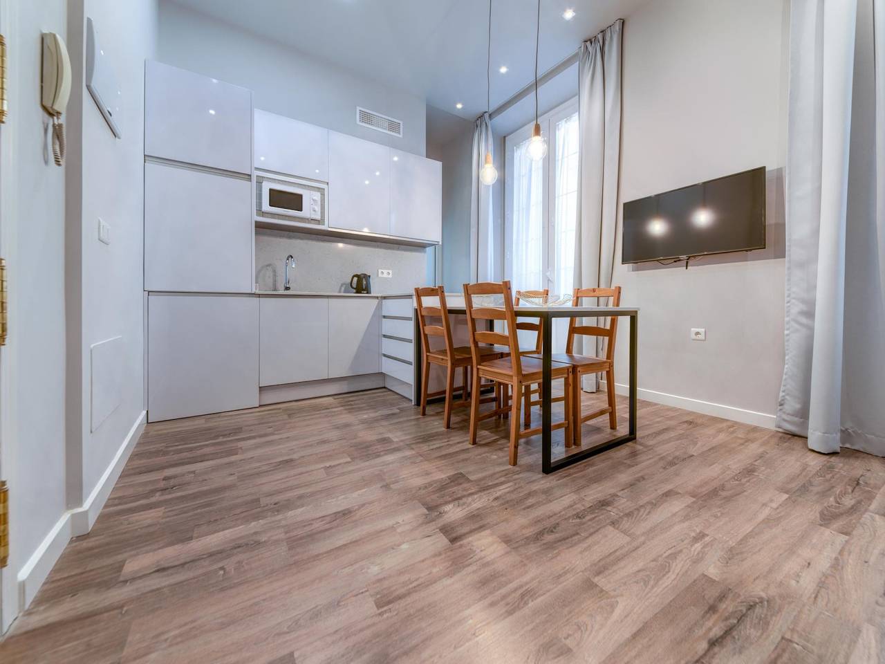 Entire holiday apartment, Holidays2Malaga Azucena High Speed Wifi in Old Town Malaga in Malaga Centro Historico, Malaga