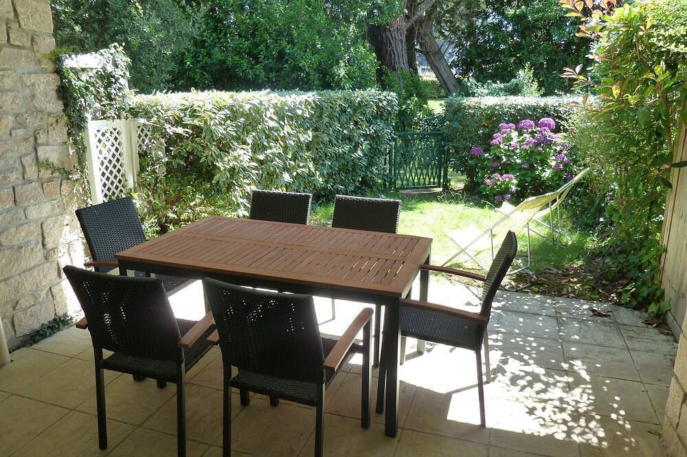 Appartement entier, Appartement Carnac avec jardin privatif à 200m des plus belles plages in Carnac, Côte des Mégalithes