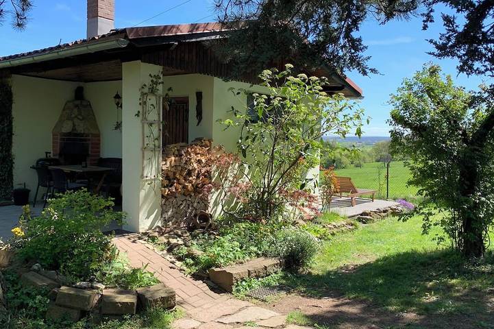 Ferienhaus für 2 Personen, mit Terrasse und Garten in Waltershausen