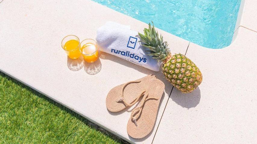 Casa rural para 10 personas, con terraza además de jardín y piscina en Villanueva de la Concepción - 3