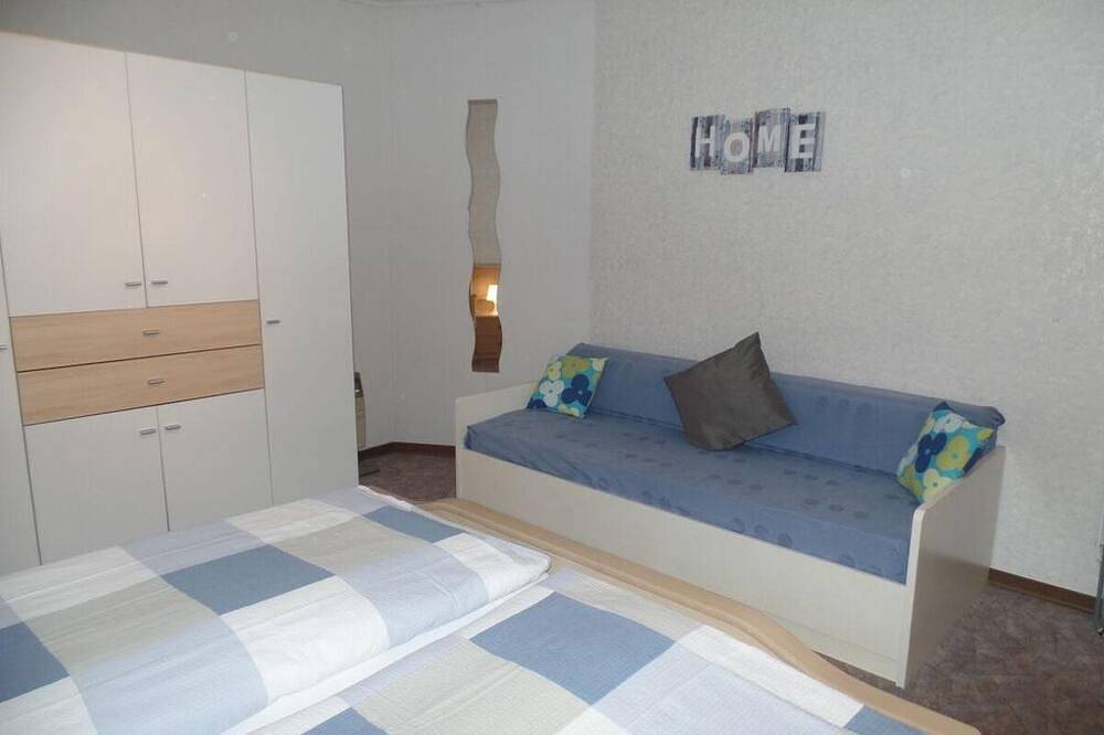 Ganze Wohnung, Ferienwohnung Beate Erz - 2-Bettwohnung in Burg Eltz, Burgen (Mosel)