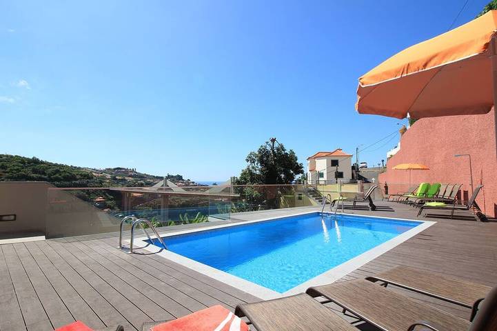 Villa für 17 Personen, mit Balkon - 1