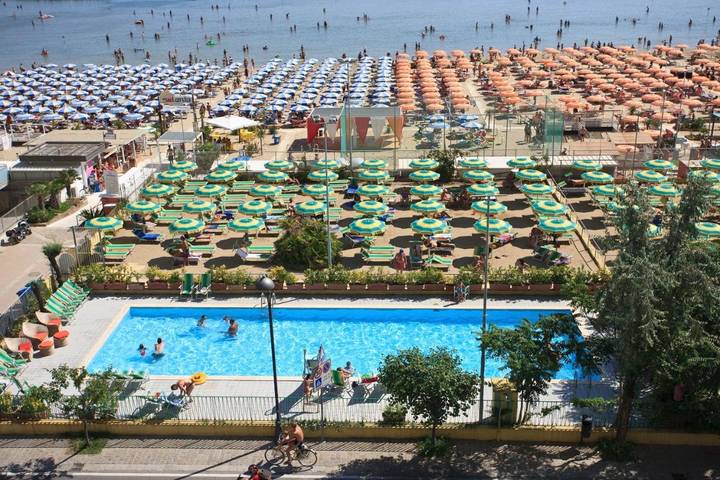Hôtel pour 4 personnes, avec piscine et jardin dans Bellaria-Igea Marina - 3