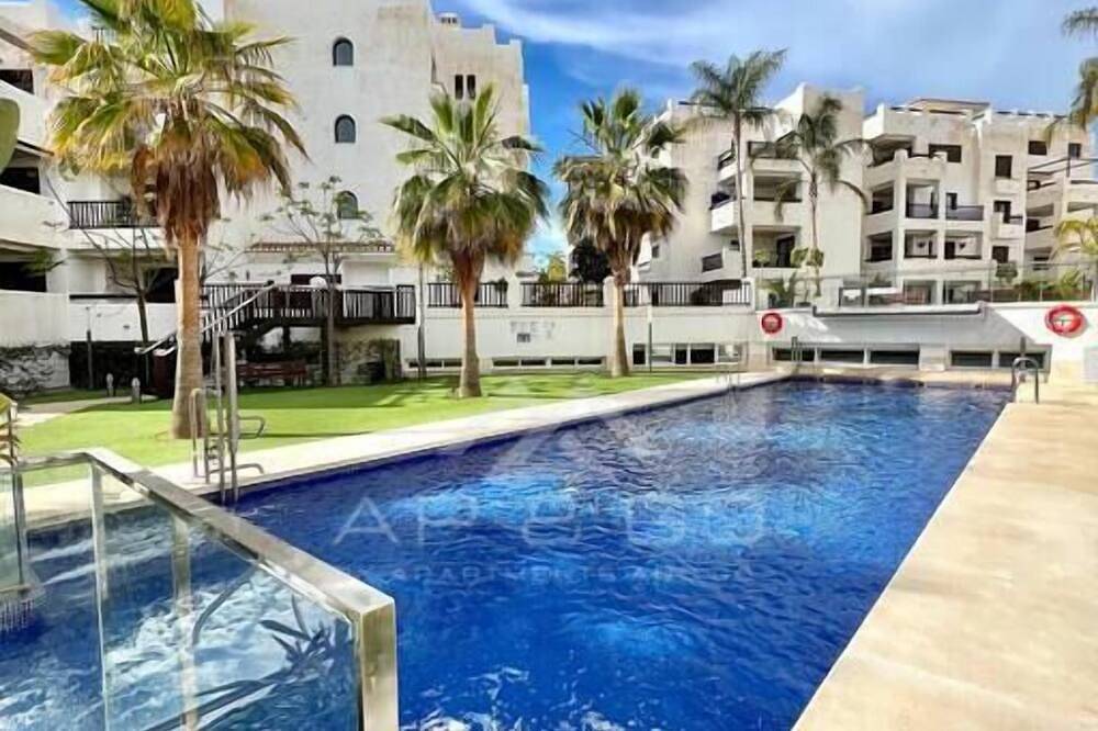 Entire apartment, Oasis & Spa Apartment in Salobreña, Costa Tropical