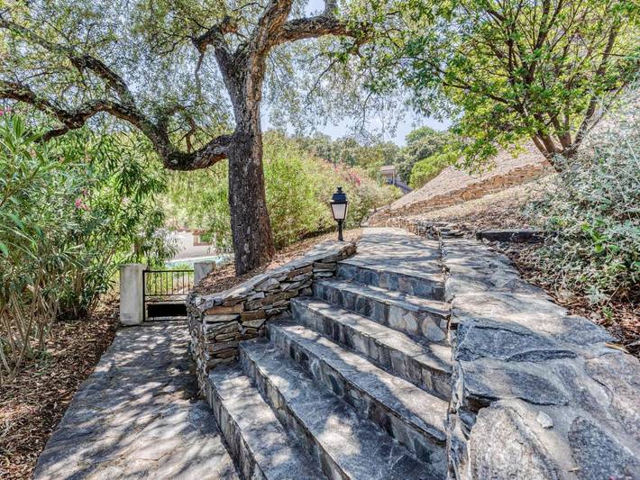 Location de vacances pour 10 personnes, avec jardin ainsi que piscine et terrasse, animaux acceptés à Pietroso - 3