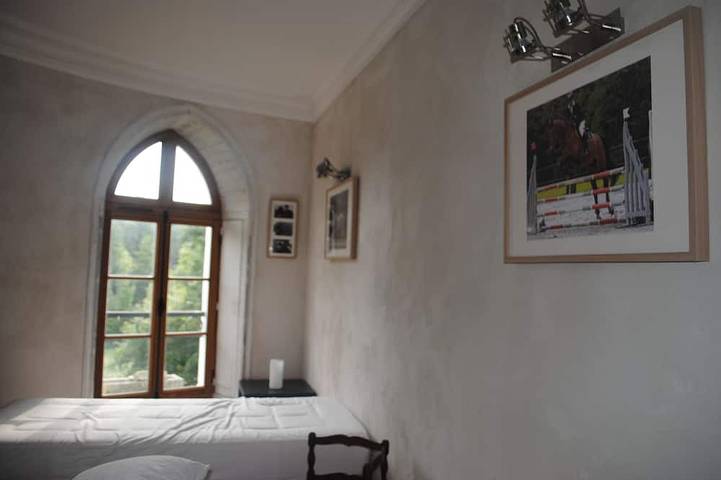 Gîte pour 10 personnes, avec jardin à Châteaufort - 3