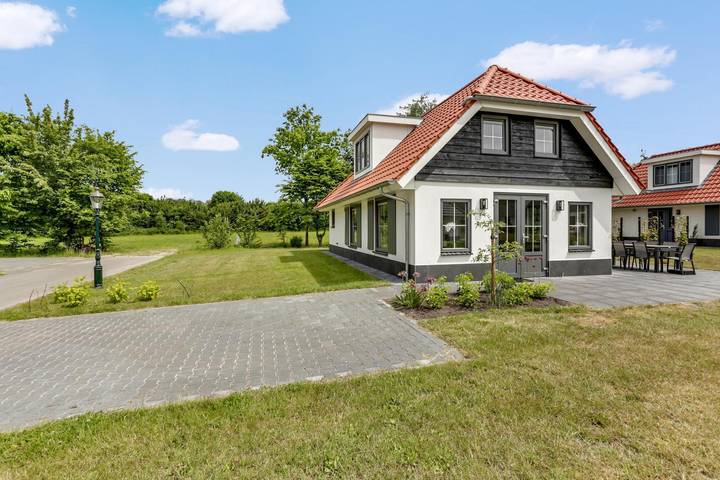 Vakantiepark voor 8 personen, with Balkon/Terras and Terras as well as Tuin in Twente