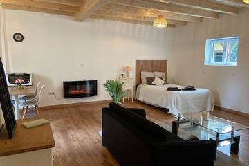 Gîte pour 2 personnes, avec jardin et terrasse à Riedisheim