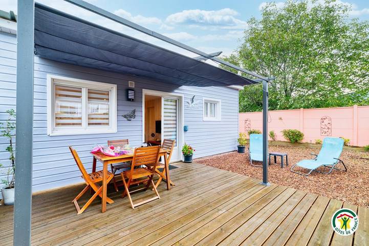 Gîte pour 2 personnes, avec terrasse et jardin dans Longroy