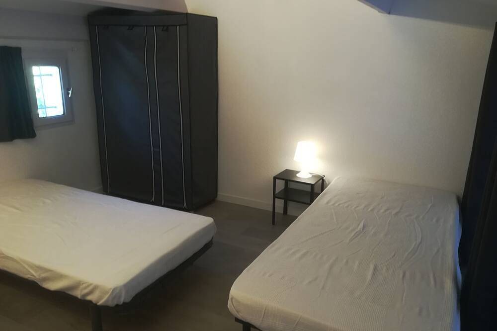 Villa avec jardin, vélo, garage aménagé proche mer et commerces in Saint-Cyprien-Plage, Saint-Cyprien