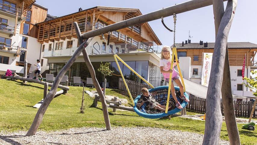 Ferienwohnung für 2 Personen, mit Pool und Garten sowie Ausblick und Sauna in Obertilliach