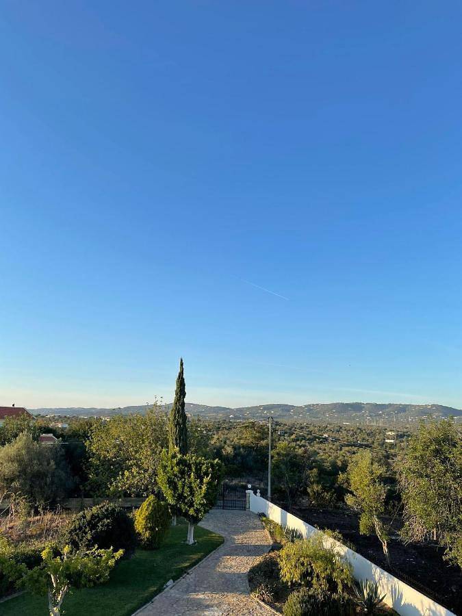Casa Esperança - carefree living with big private pool and great views in Quelfes, Ria Formosa