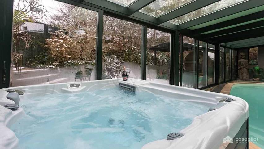 Ferienhaus für 4 Personen, mit Whirlpool und Terrasse sowie Garten und Pool in Hamois
