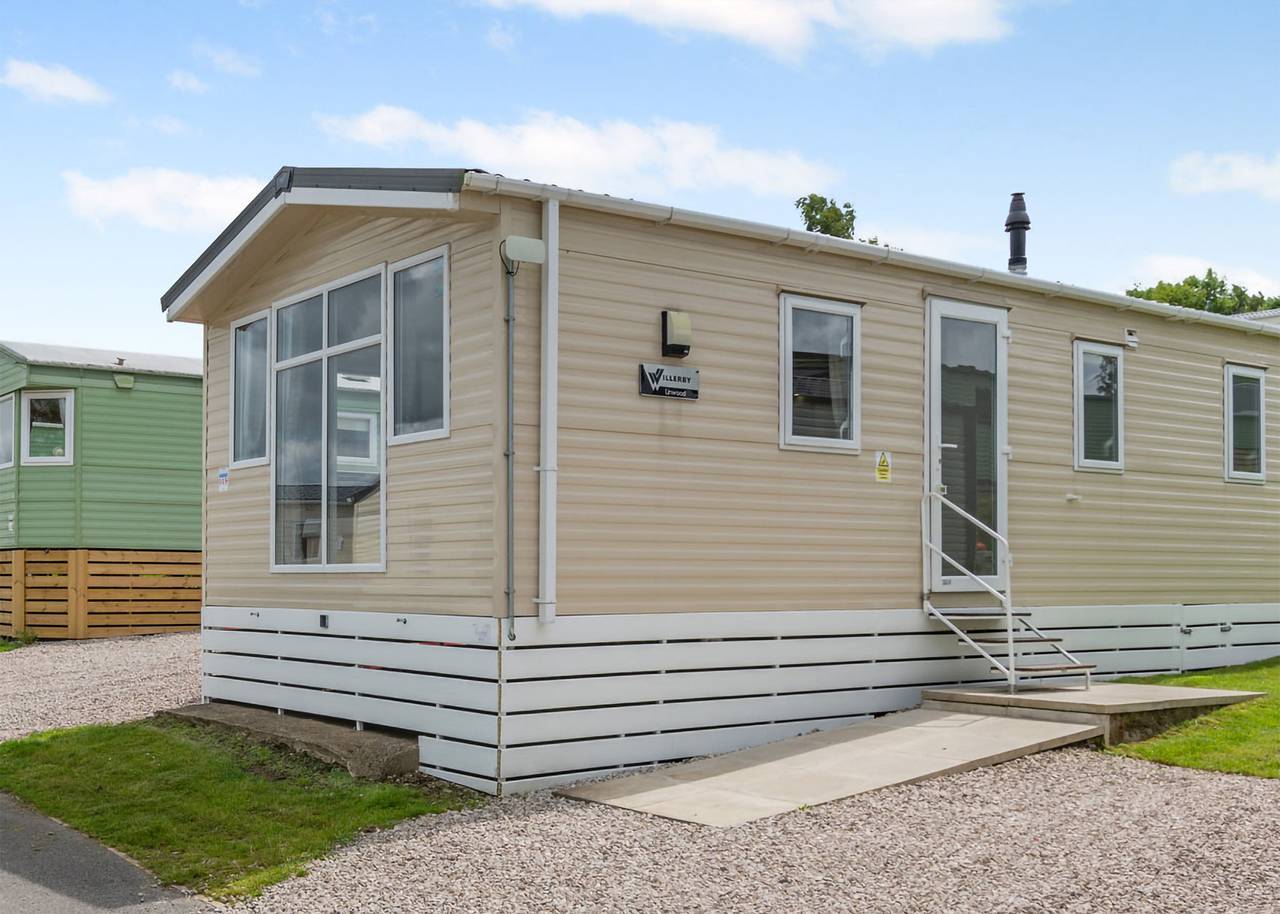 Silver 3 Bedroom Caravan, Sleeps 8 P in St. Helens, Isle of Wight
