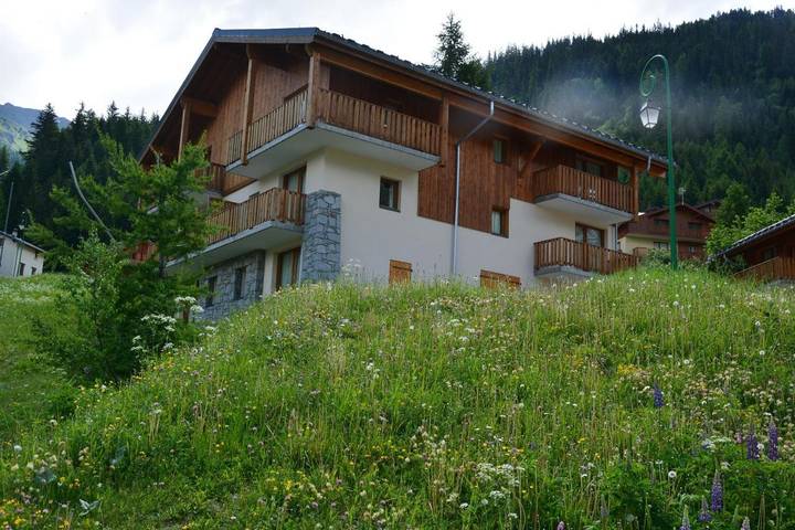 Appart’hôtel pour 4 personnes, avec vue ainsi que sauna et piscine