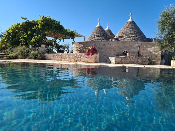 Location de vacances pour 5 personnes, avec Jacuzzi ainsi que Jardin et Bassin pour enfant dans Locorotondo, Valle D'Itria