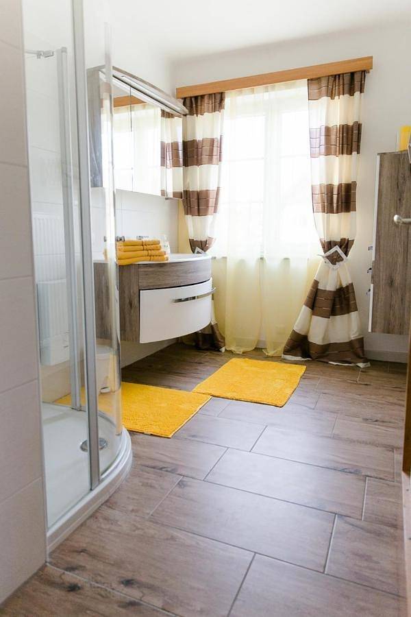 Ferienwohnung für 2 Personen, mit Balkon und Terrasse sowie Garten und Ausblick in Steinbach am Attersee - 3