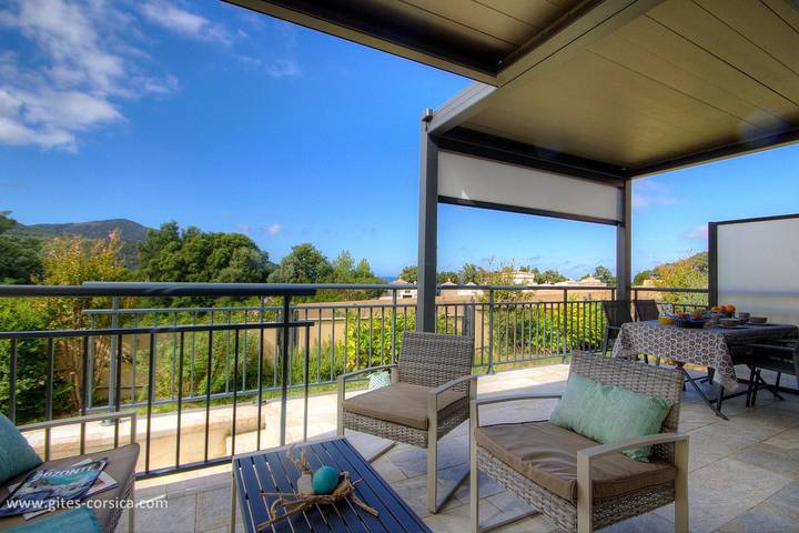 Gîte pour 4 personnes, avec terrasse et vue - 1