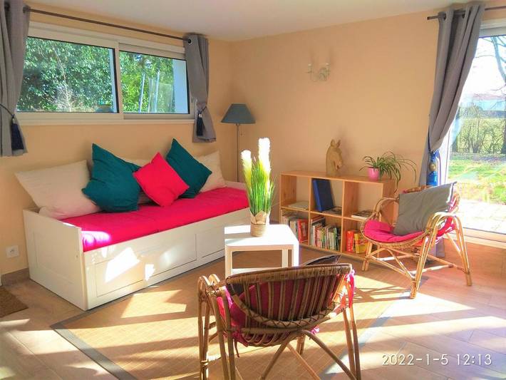 Location de vacances pour 6 personnes, avec vue et jardin à Chambretaud - 3