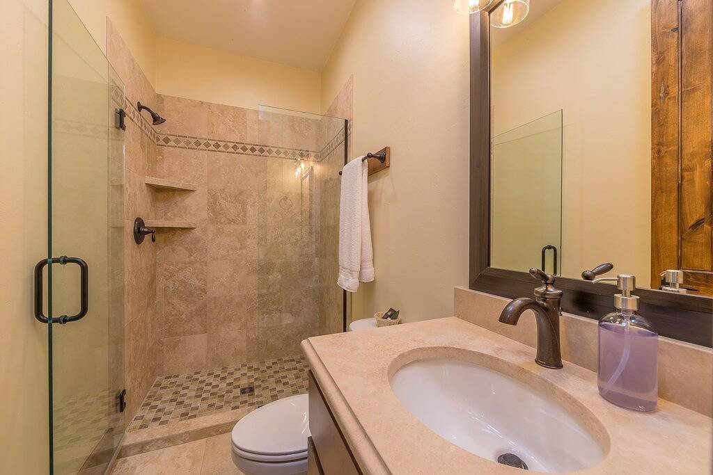 Log Cabin for 20 Guests in Idaho, USA