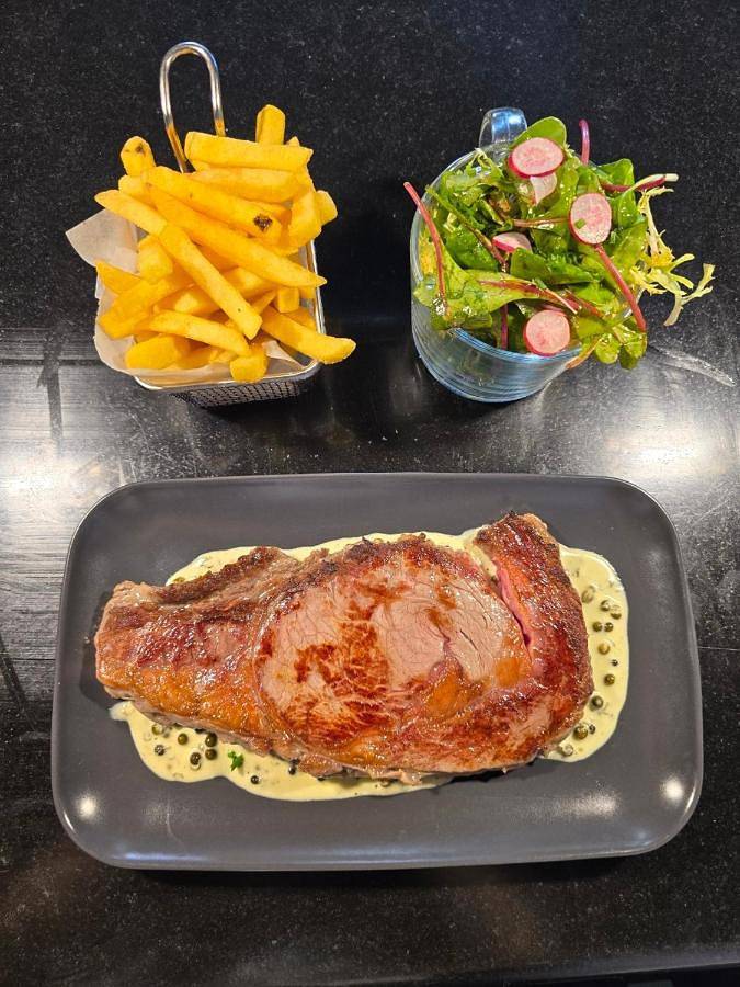 Hôtel pour 2 personnes, avec piscine et vue ainsi que jardin et terrasse à Sainte-Maure-de-Touraine - 3