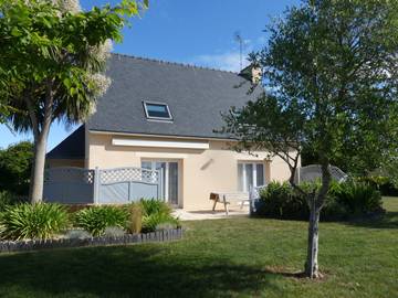 Gîte pour 6 personnes, avec terrasse et jardin à Tréogat