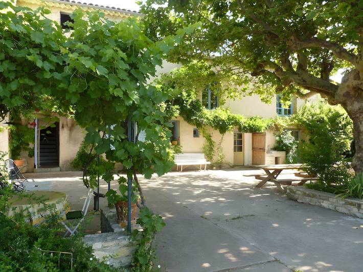 Location de vacances pour 3 personnes, avec jardin, animaux acceptés dans les Alpes-de-Haute-Provence